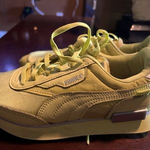 Lime/green/yellow Pumas.